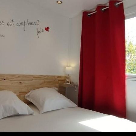 Saint-Martin-de-la-Brasque Bungalow Au Pied Du Luberon מראה חיצוני תמונה