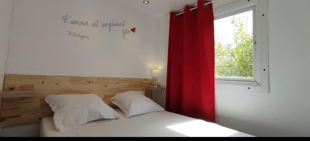 Saint-Martin-de-la-Brasque Bungalow Au Pied Du Luberon מראה חיצוני תמונה